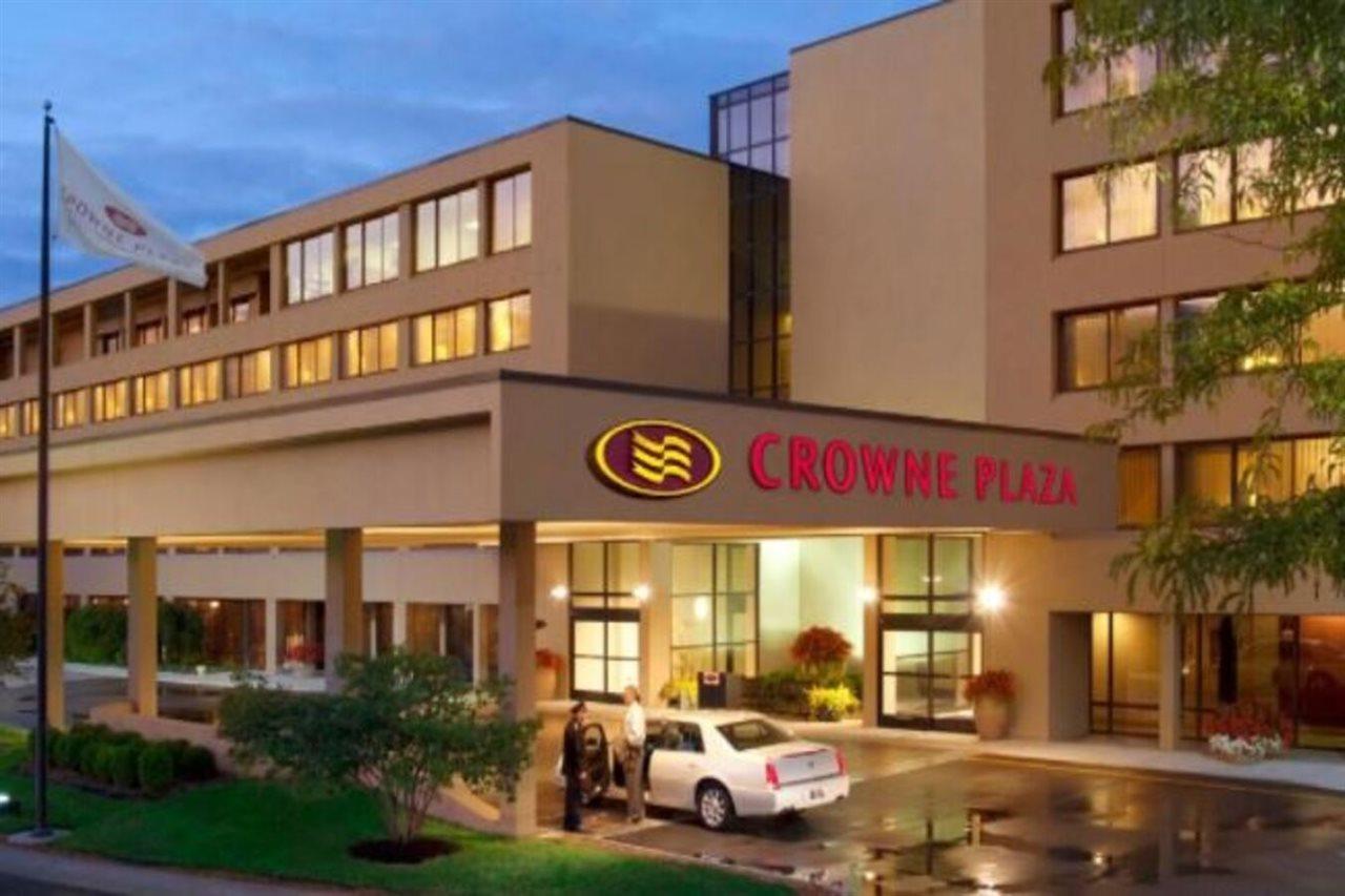 Crowne Plaza Indianapolis-Airport By Ihg Hotel Exterior photo