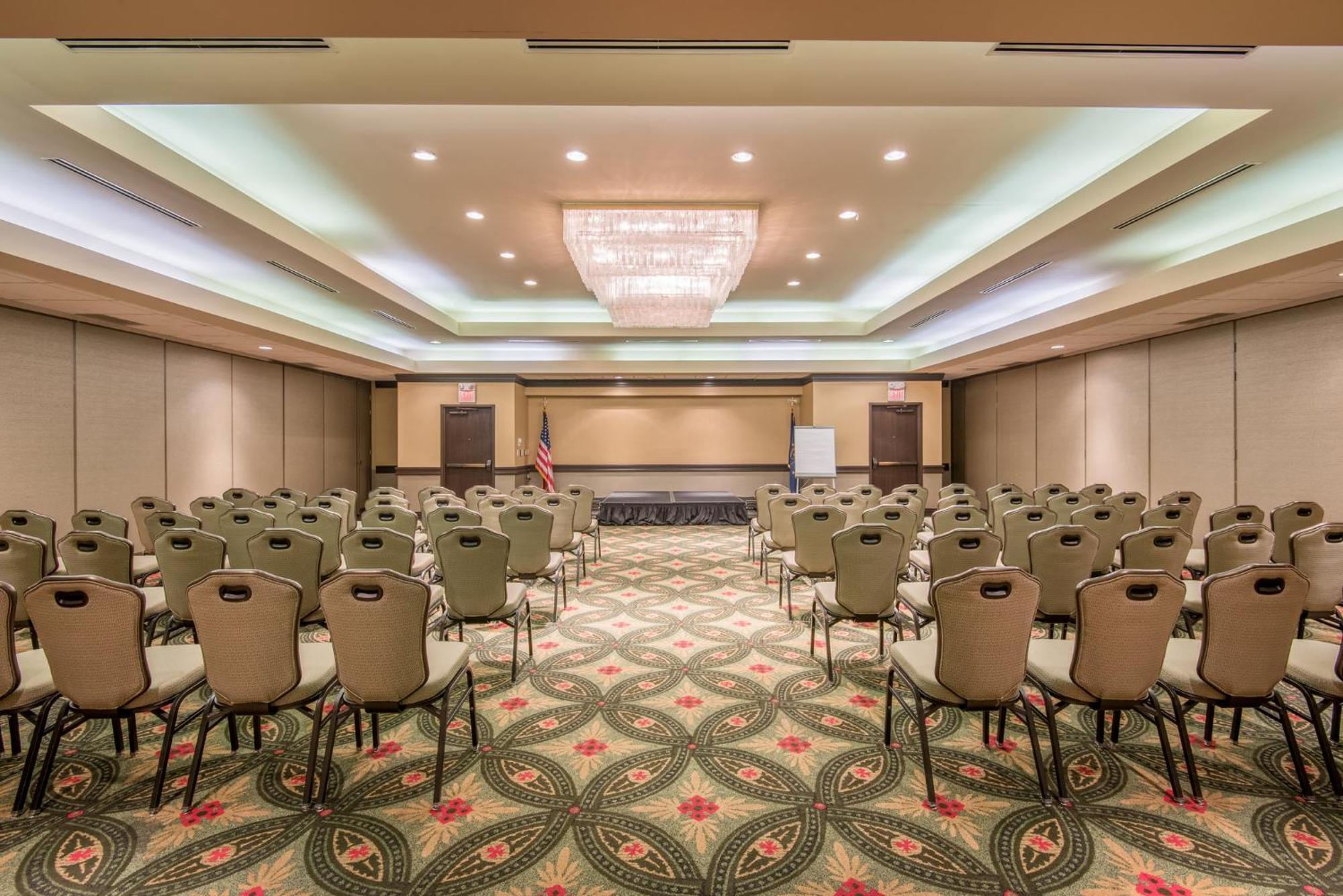 Crowne Plaza Indianapolis-Airport By Ihg Hotel Exterior photo